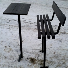 Скамейка со спинкой и столик на кладбище (артикул - МРС06)